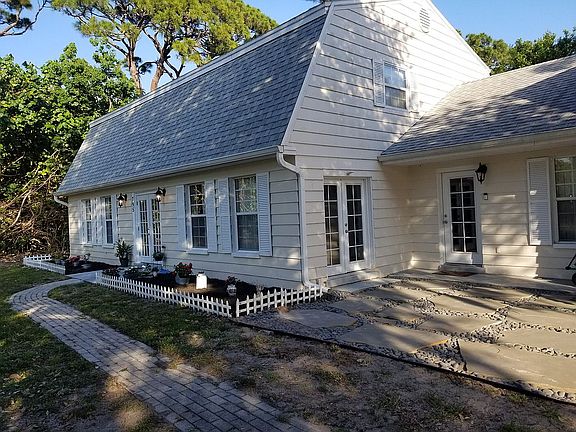 Entryway and courtyard