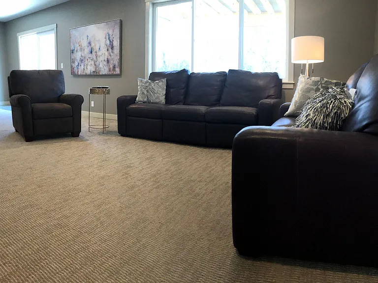 1916 Spruce Meadows Dr SE — Photo 16