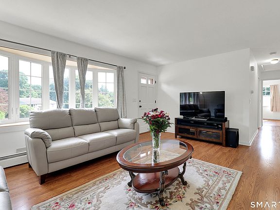 4th image of 4 Cherry Heights Terrace