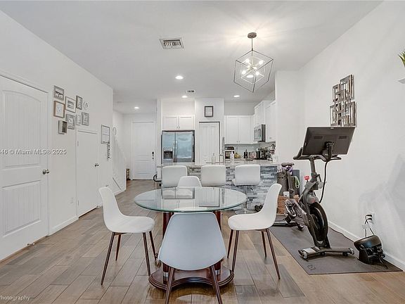 5th image of 355 SE 1st Dr #355