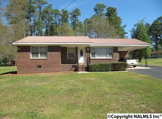157 Opal St, Crossville, AL 35962