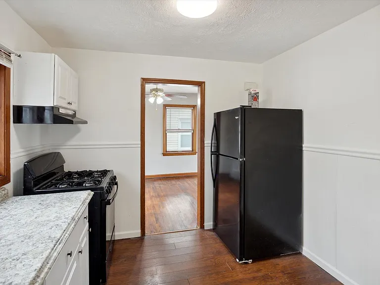 9504 S Highland Ave — Photo 10