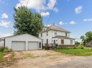705 5th St, Lowden, IA 52255
