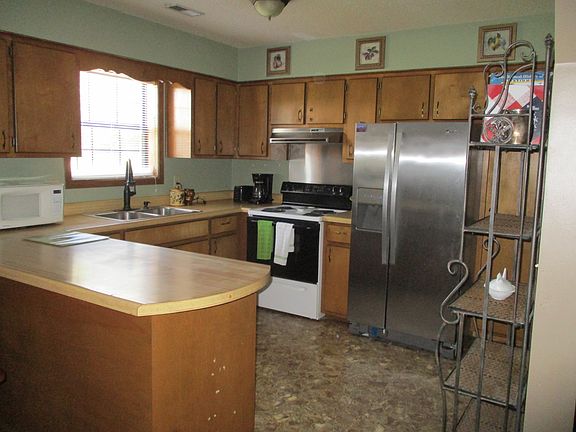 4th image of 429 Sulcer St