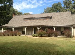 1174 Bob White Dr, Starkville, MS 39759