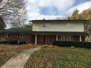 812 Brae Burn Ln, Rockford, IL 61107
