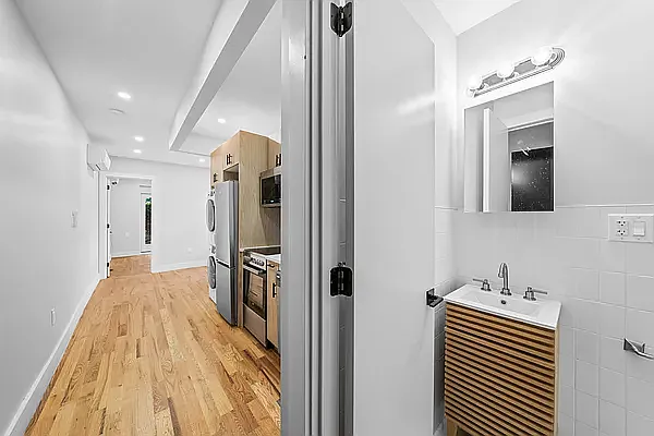 Rented by Vector New York, LLC | media 12