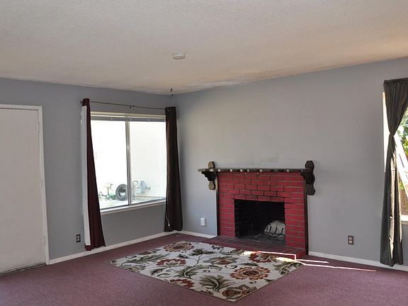 3rd image of 2688 Mosswood Dr