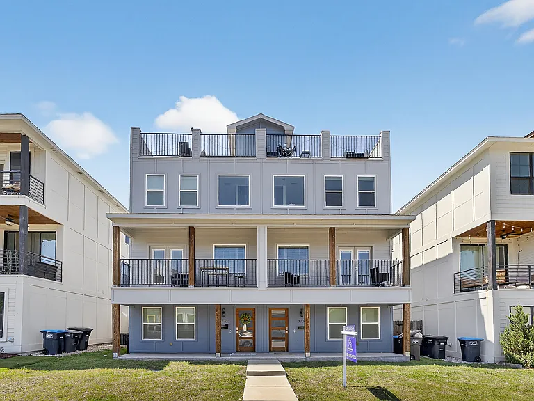 3206 Forest Park Blvd — Photo 1