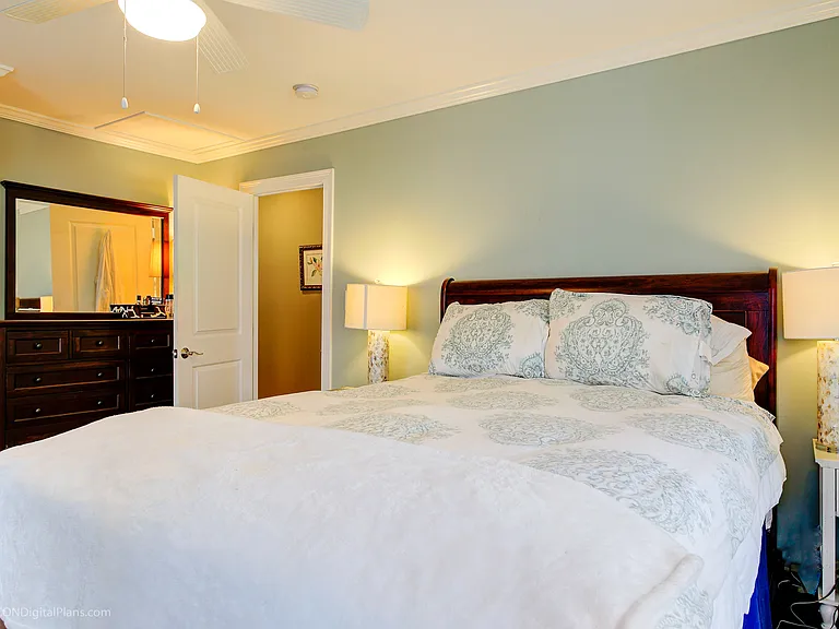 7 Dean Ave — Photo 11