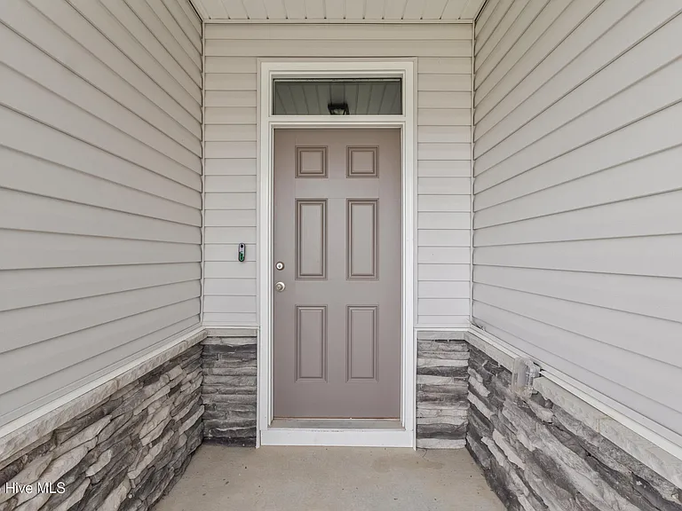 570 Tullimore Ln NW — Photo 4