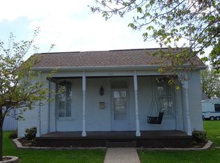 111 W Kerney St, Carmi, IL 62821