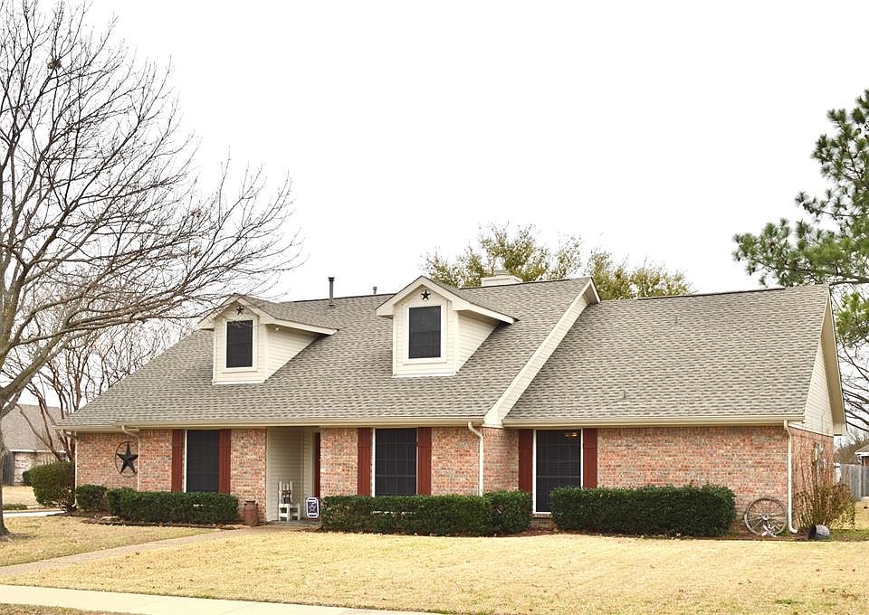 1st image of 3420 Blossom Dr
