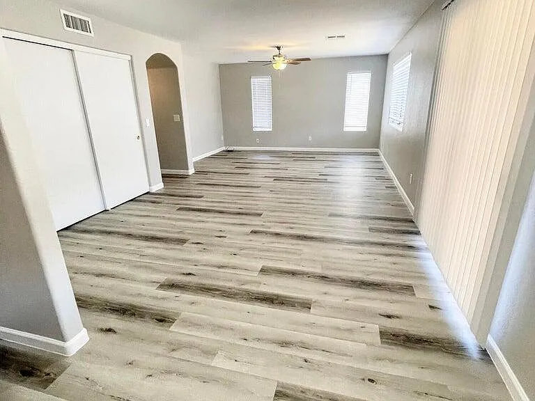16200 W Moreland St — Photo 7