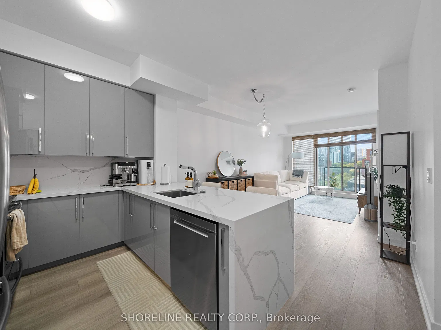 One Park West — Photo 4