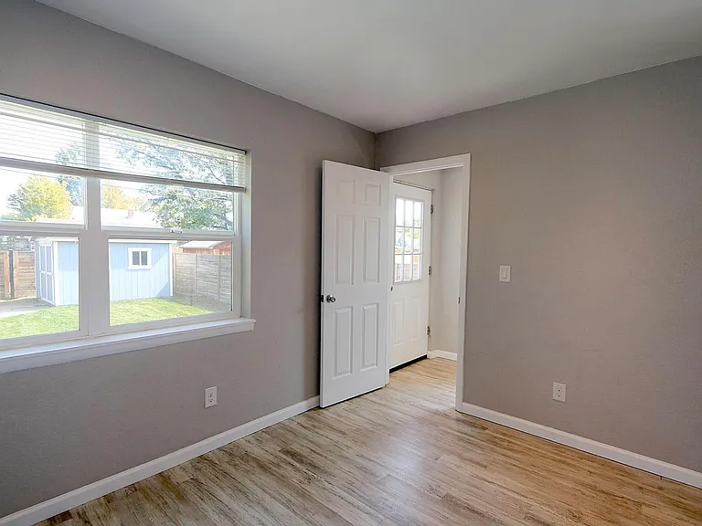 3150 S Delaware St #TOP — Photo 5