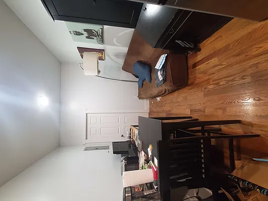 Rented by Delmark Realty LLC | media 15