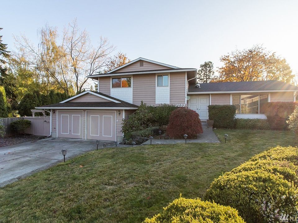 Must See!Beautiful, large lot, VERY SPECIAL!