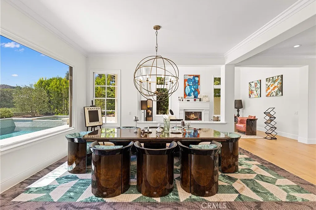 5 bed, 4.5 bath, 5010 sqft, $20,000 — Photo 4