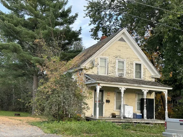 20 Grange Street, Houlton, ME 04730