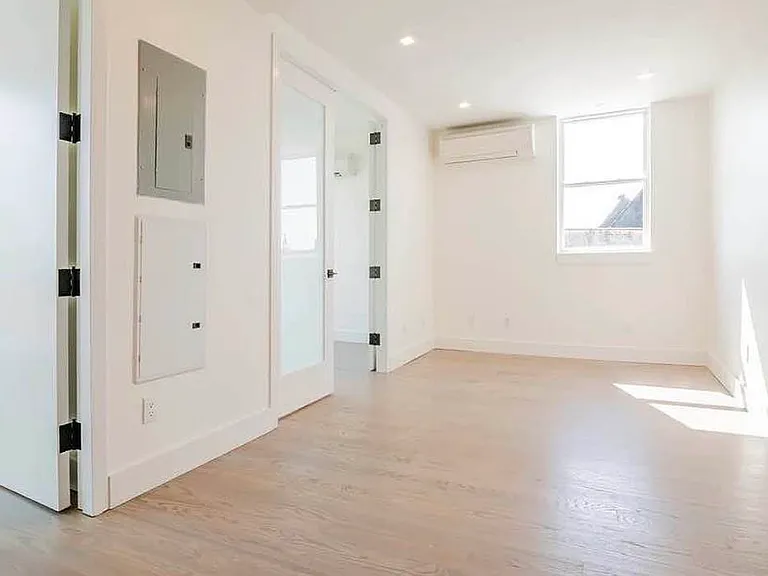 2909 Albemarle Rd #4R — Photo 3