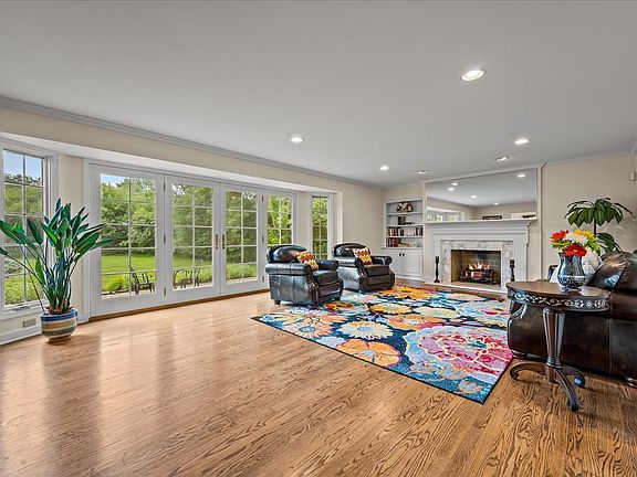 4th image of 455 Rockefeller Rd