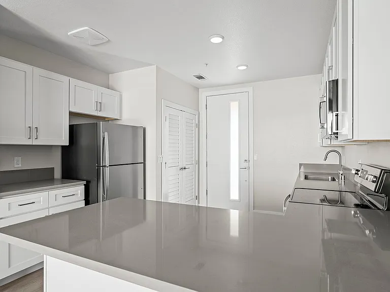 Stonecreek Apartments — Photo 12