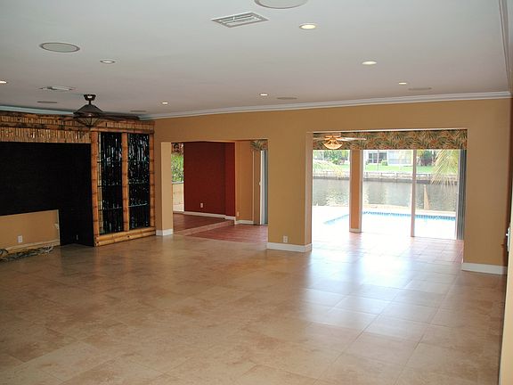 2nd image of 519 NE 6th Ave