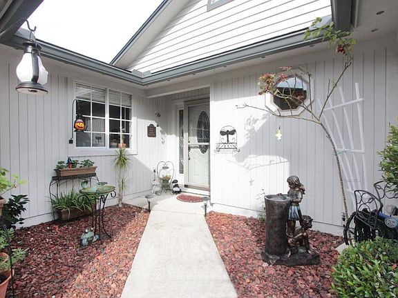 3rd image of 4377 Lake Woodbourne Dr