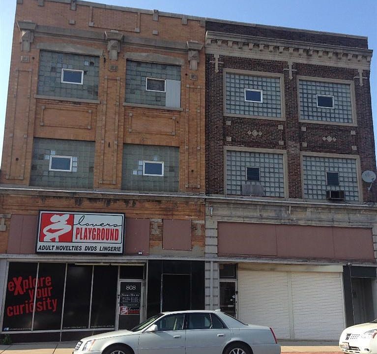 1st image of 808 W Chicago Ave