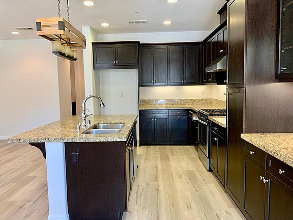 5th image of 761 N Via Dolcetto St