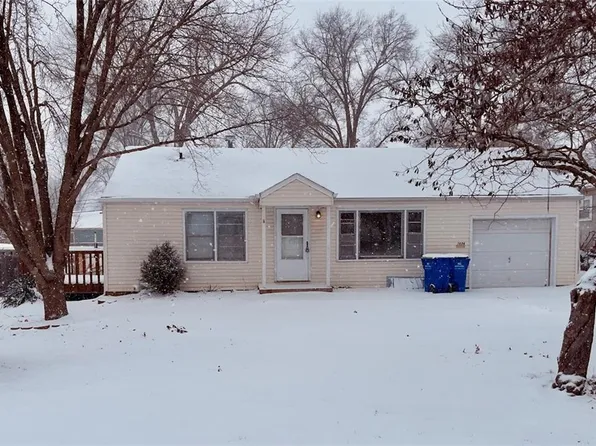 7604 W 65th St, Overland Park, KS 66202