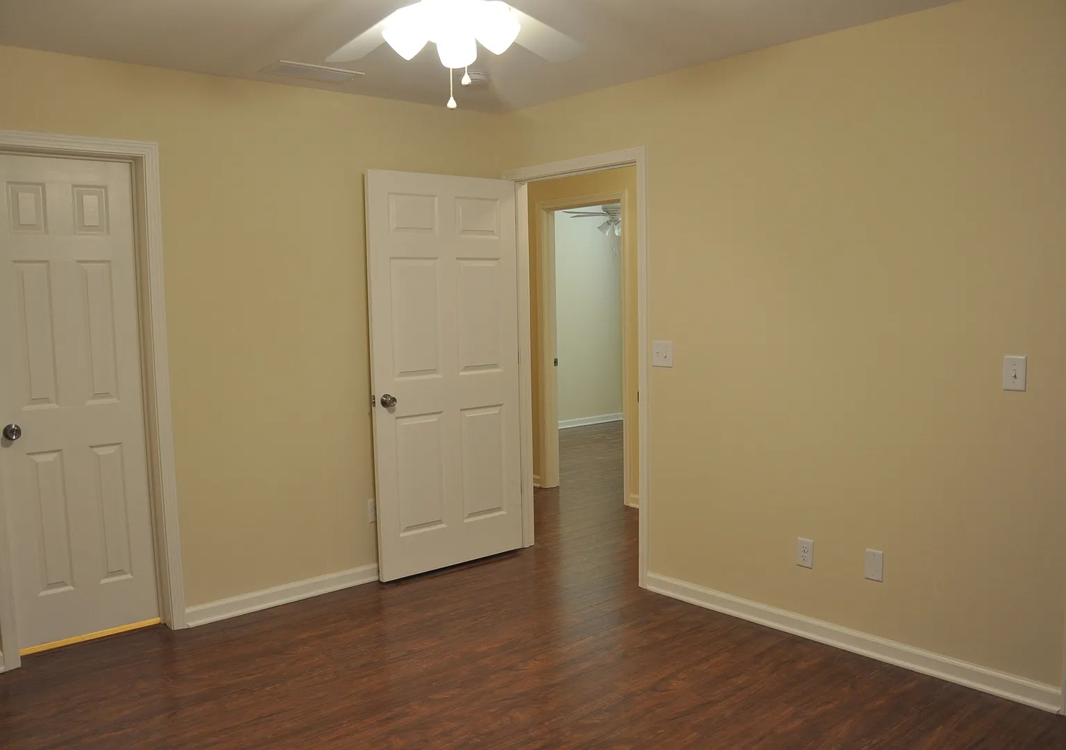 Barbaro - Pre-Leasing Now for the Fall Semester 2026 — Photo 4