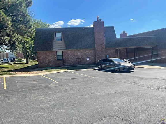 3rd image of 2815 SW Prairie Rd APT 22