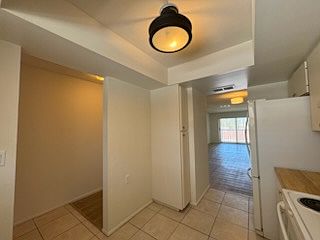 5th image of 514 Parkdale Mews