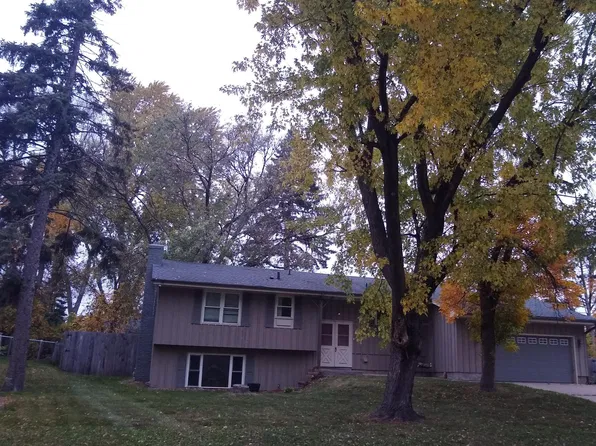 185 Craigbrook Way NE, Fridley, MN 55432