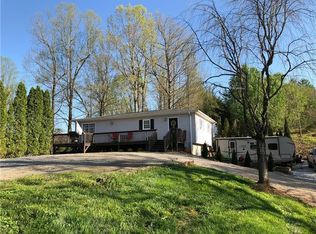 2697 Setzers Gap Rd, Lenoir, NC 28645