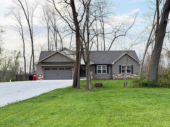 5th image of 120 W Oak Dr