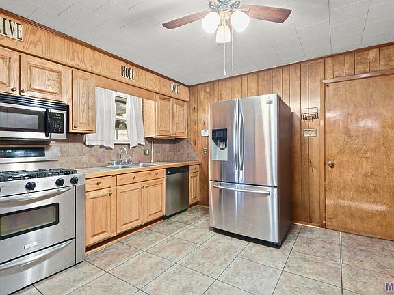 5th image of 4376 N Riverview Dr