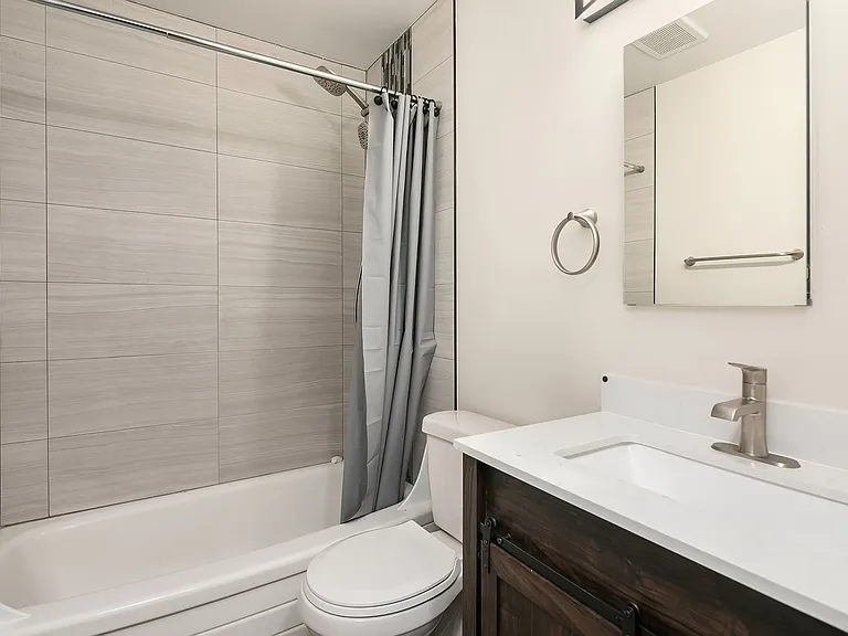 Cordova Apartments — Photo 16
