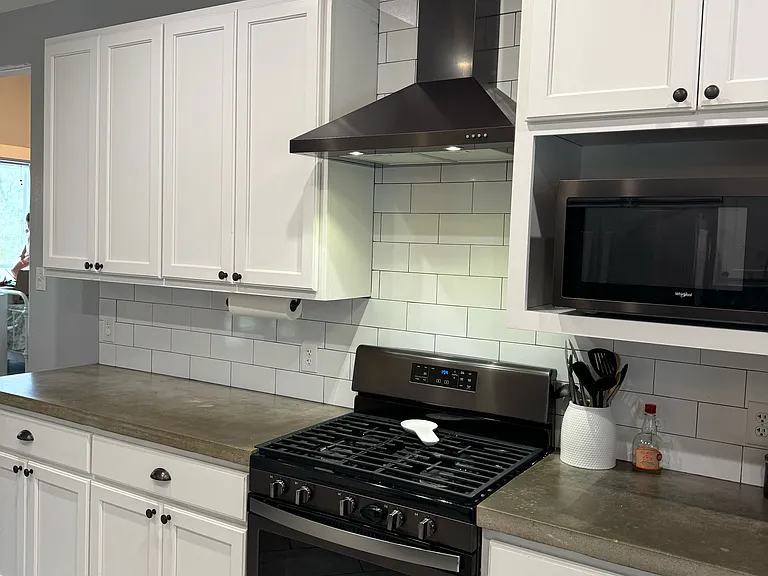 914 Bear Springs Trl — Photo 33