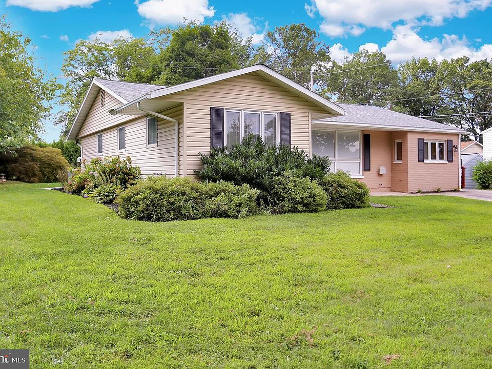 9 Larchwood Rd, Wyomissing, PA 19610 Zillow