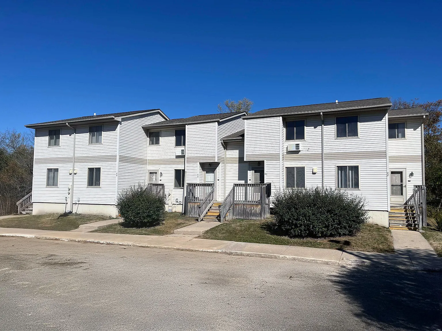 34 Clayton Court — Photo 1