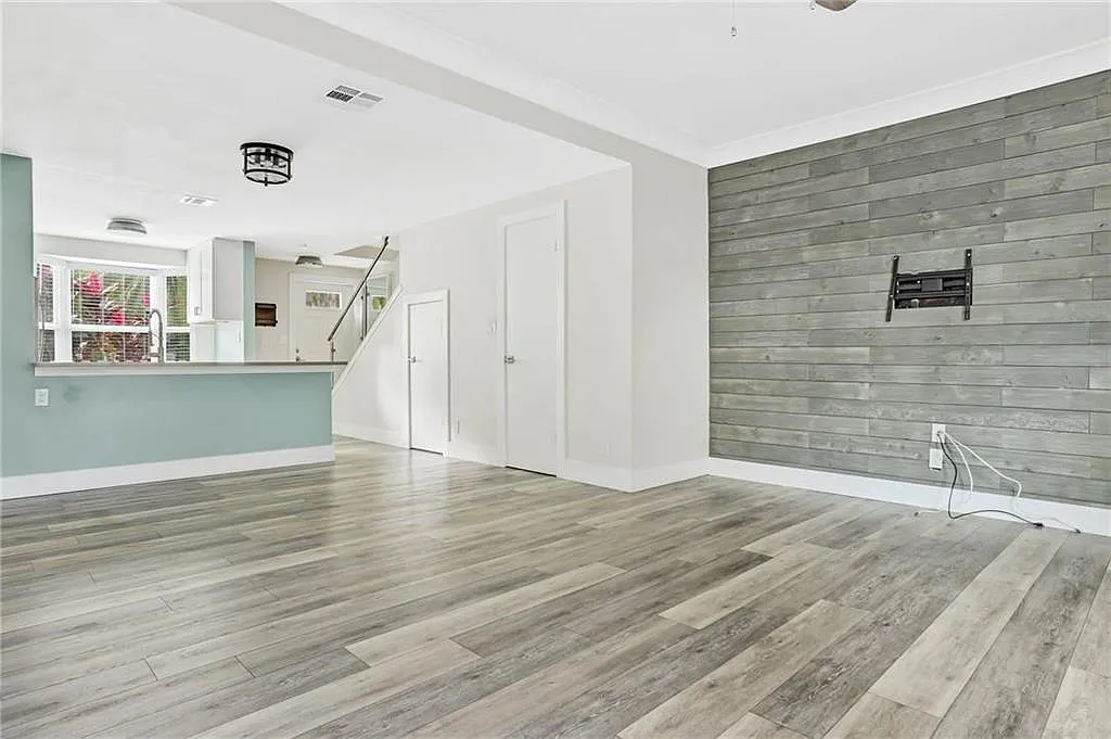 2 bed, 1.5 bath, 1060 sqft, $2,900 — Photo 4