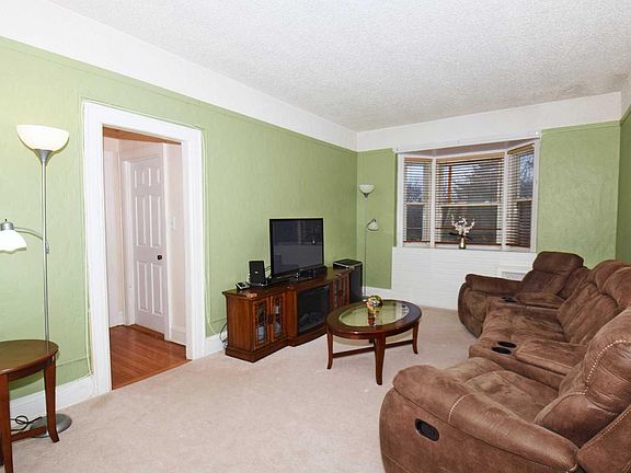 5th image of 715 School St