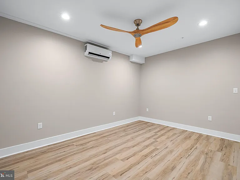 400 S Conkling St #6 — Photo 13