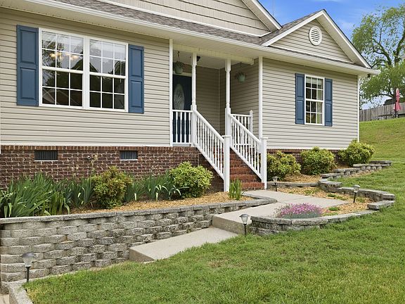 4th image of 218 Shady Dr