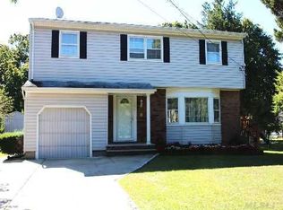 326 Sylvan Rd, North Babylon, NY 11703