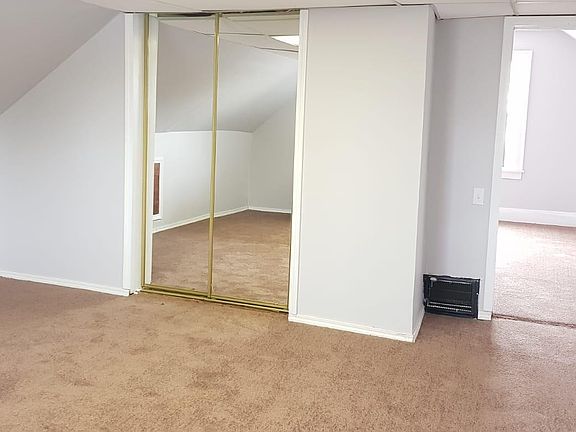 5th image of 6917 Kazimier Ave