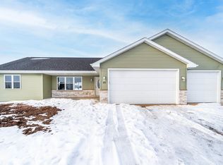 626 Deerview Rd, Reedsville, WI 54230